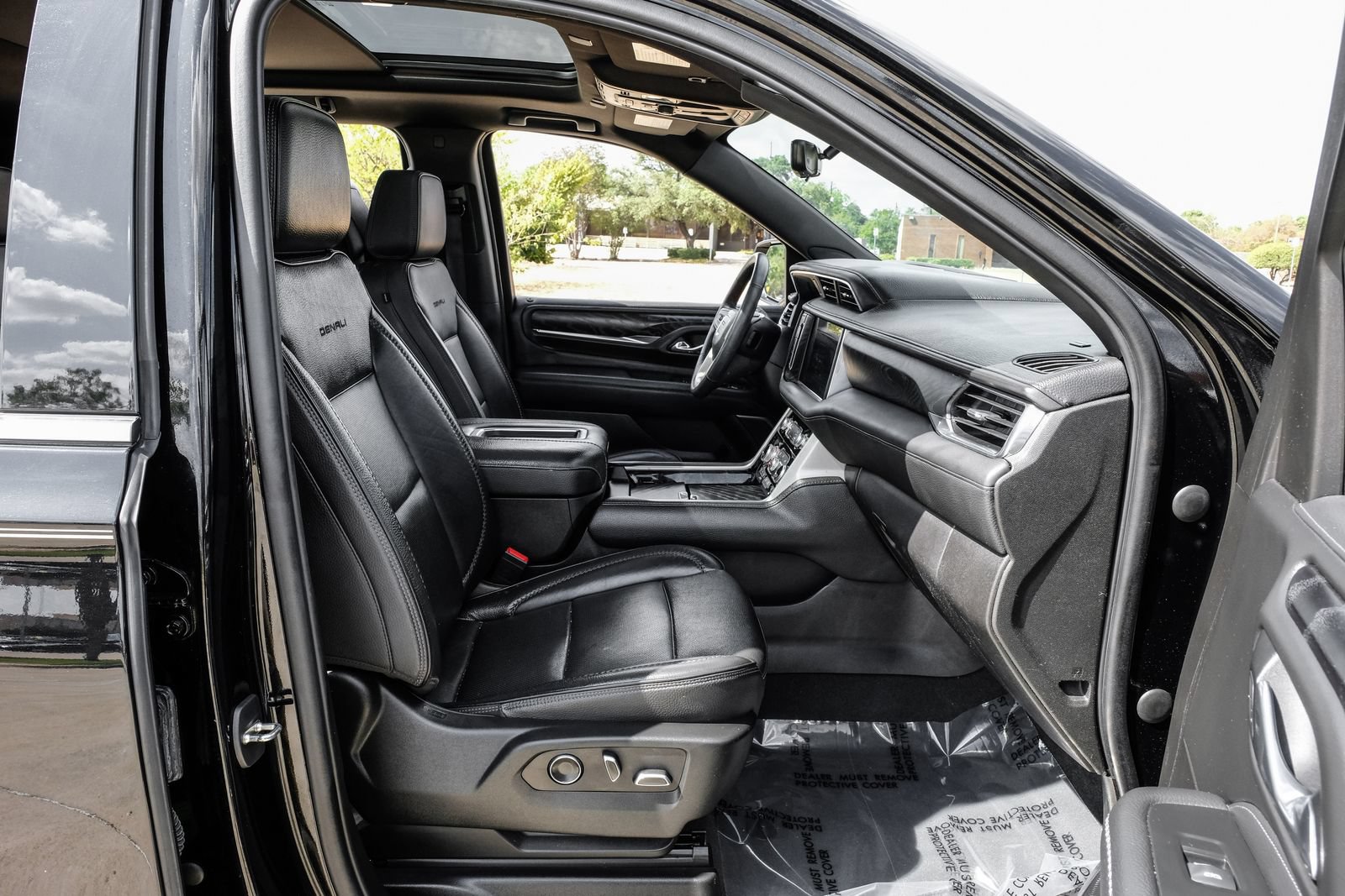 Used 2021 GMC Yukon XL Denali w/ Denali Premium Package RWD image 44