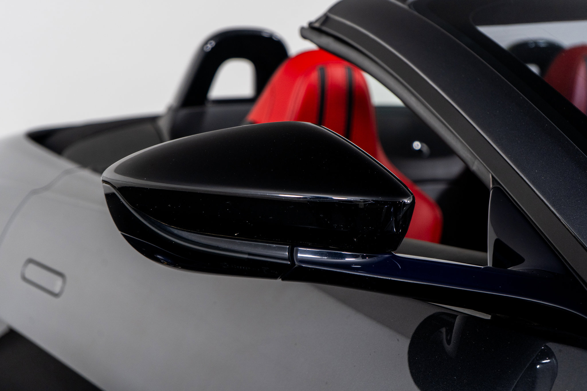 Used 2021 Aston Martin V8 Vantage Roadster image 26