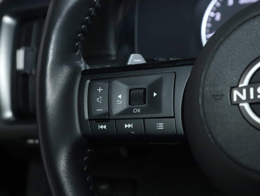 Certified 2025 Nissan Pathfinder SL image 24