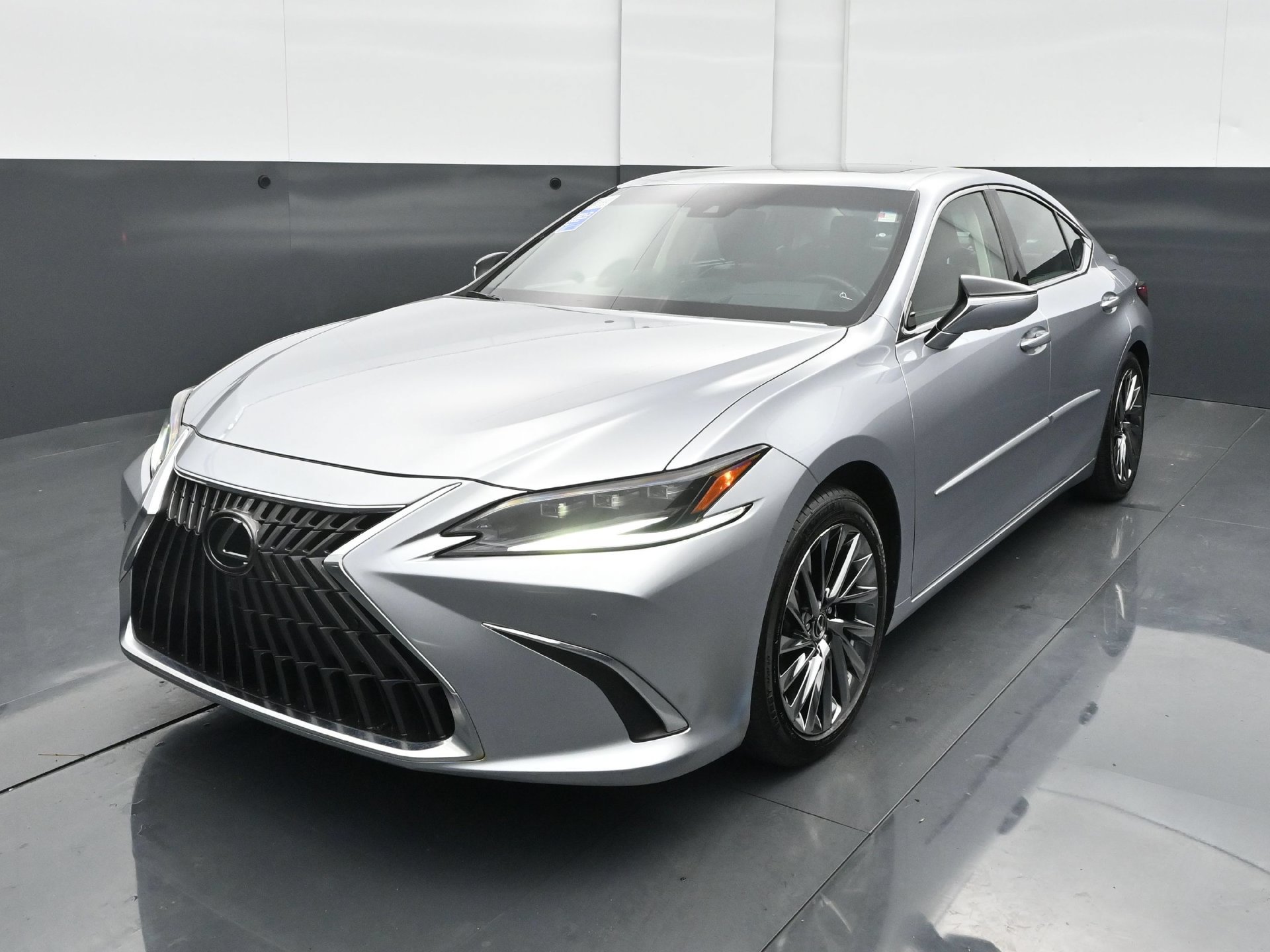 Used 2025 Lexus ES 300h FWD image 1