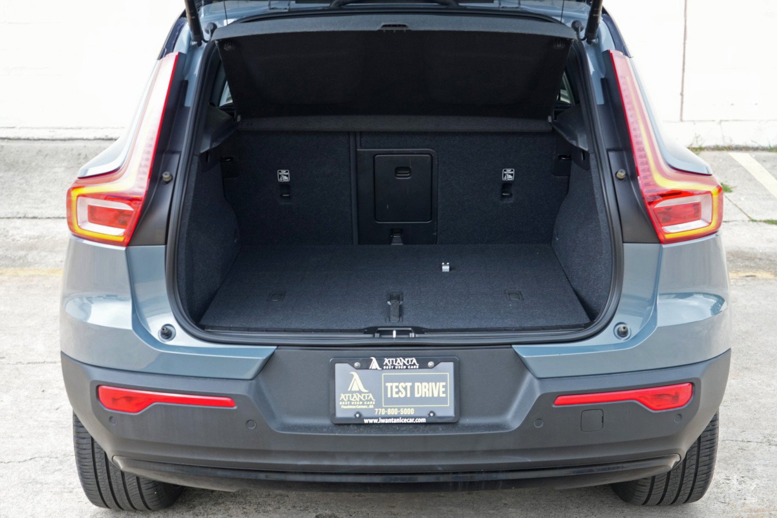Used 2021 Volvo XC40 P8 Recharge w/ Advanced Package AWD/4WD image 9