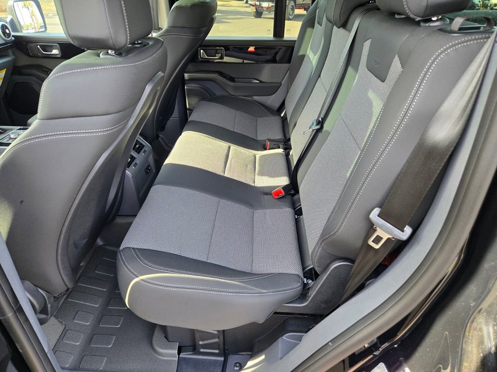 New 2025 INEOS Grenadier Base image 12