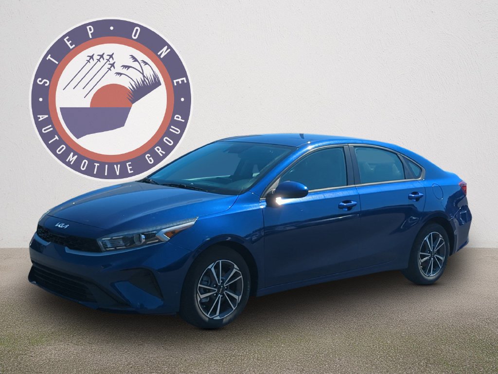 Used 2023 Kia Forte LXS FWD image 2