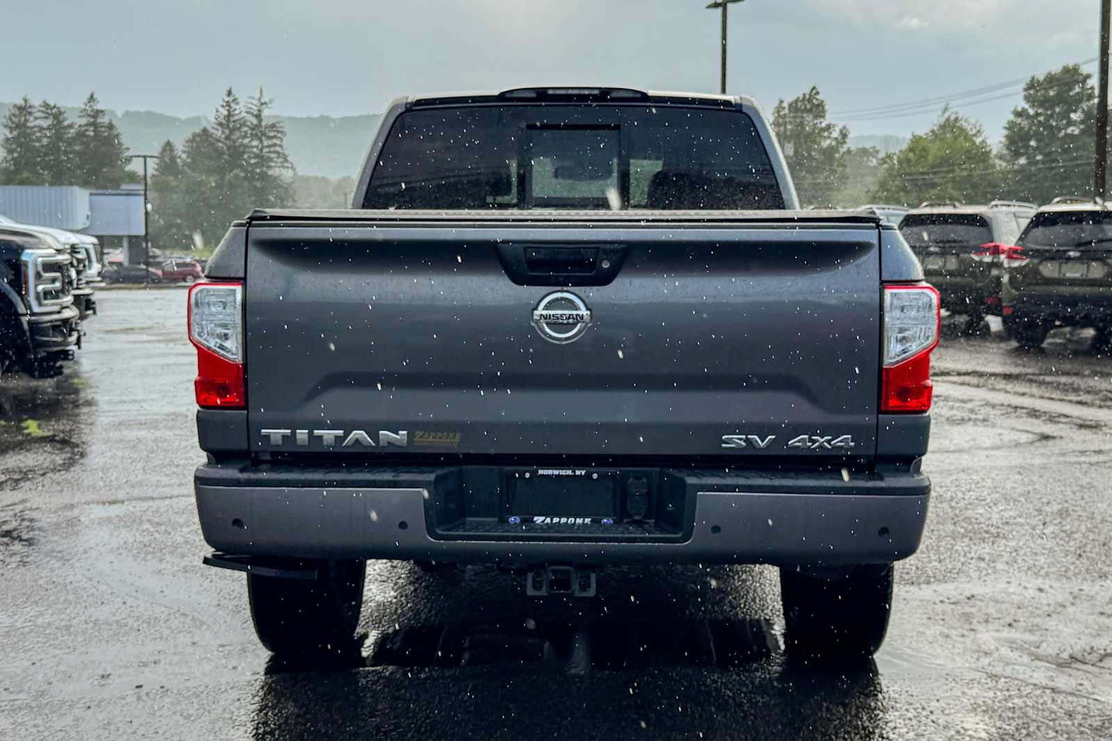 Used 2021 Nissan Titan SV w/ SV Convenience Package AWD/4WD image 4