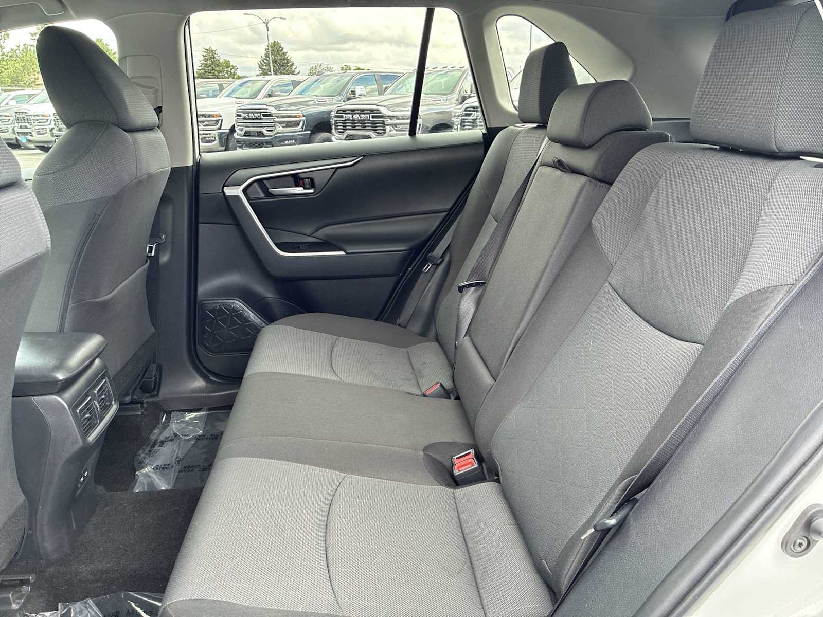Used 2025 Toyota RAV4 XLE AWD/4WD image 23