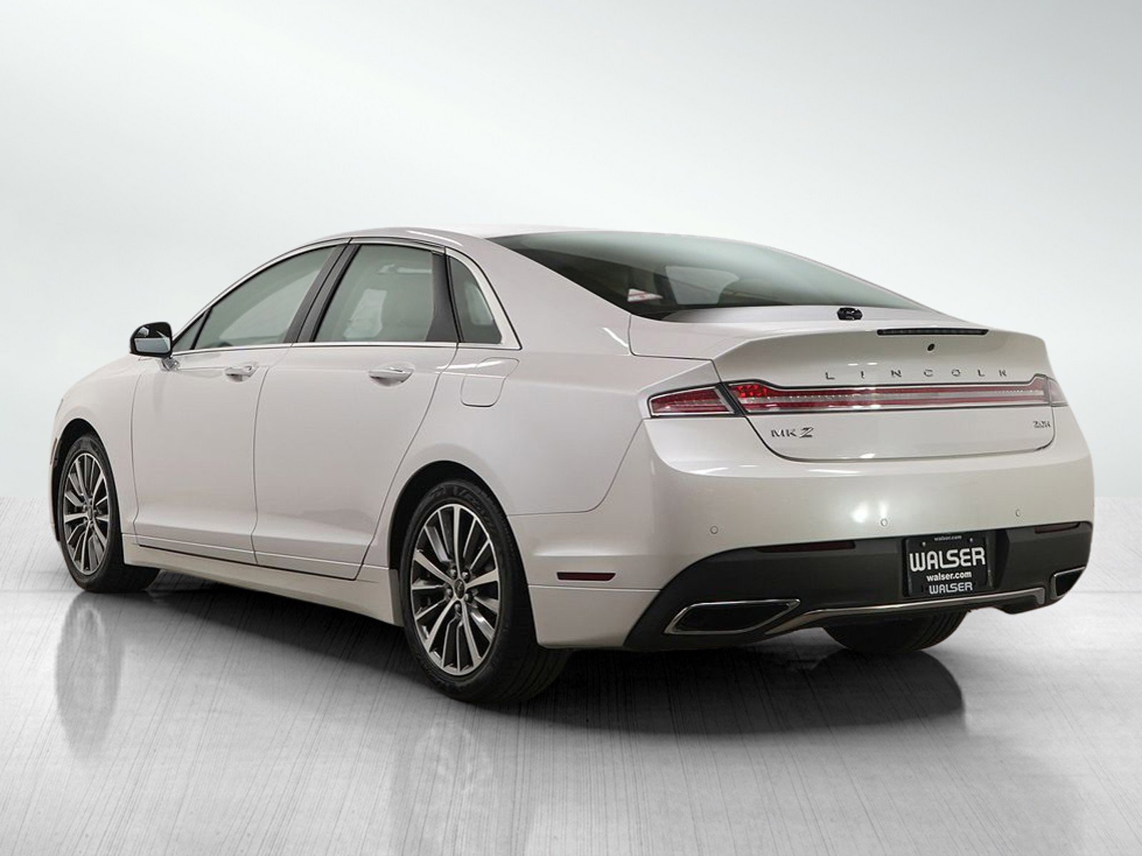 Used 2018 Lincoln MKZ Premiere image 3