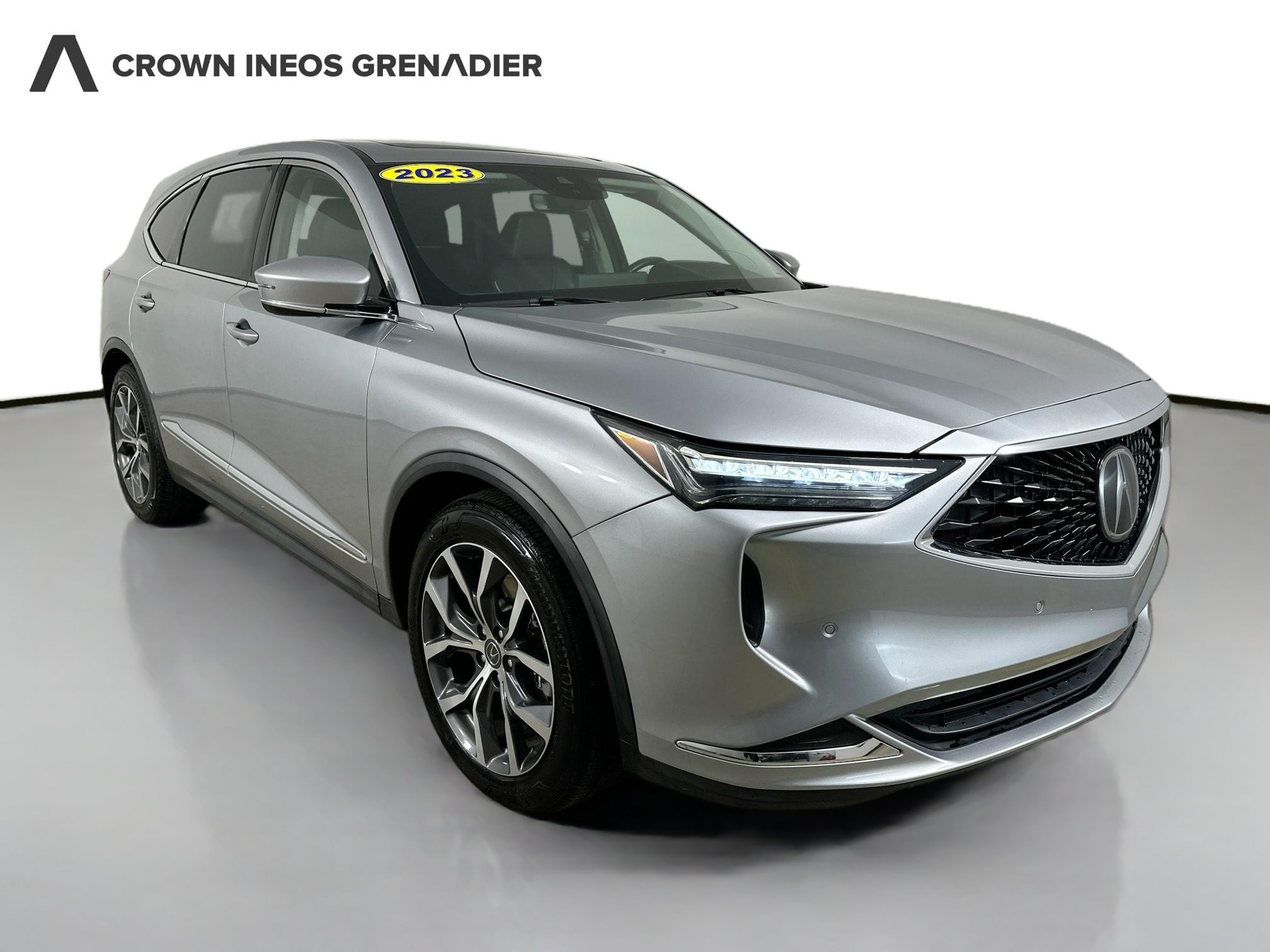 Used 2023 Acura MDX w/ Technology Package FWD image 3