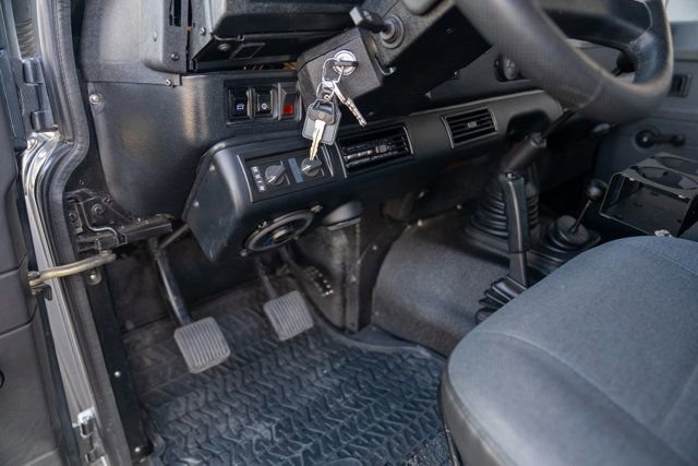 Used 1993 Land Rover Defender 110 image 36