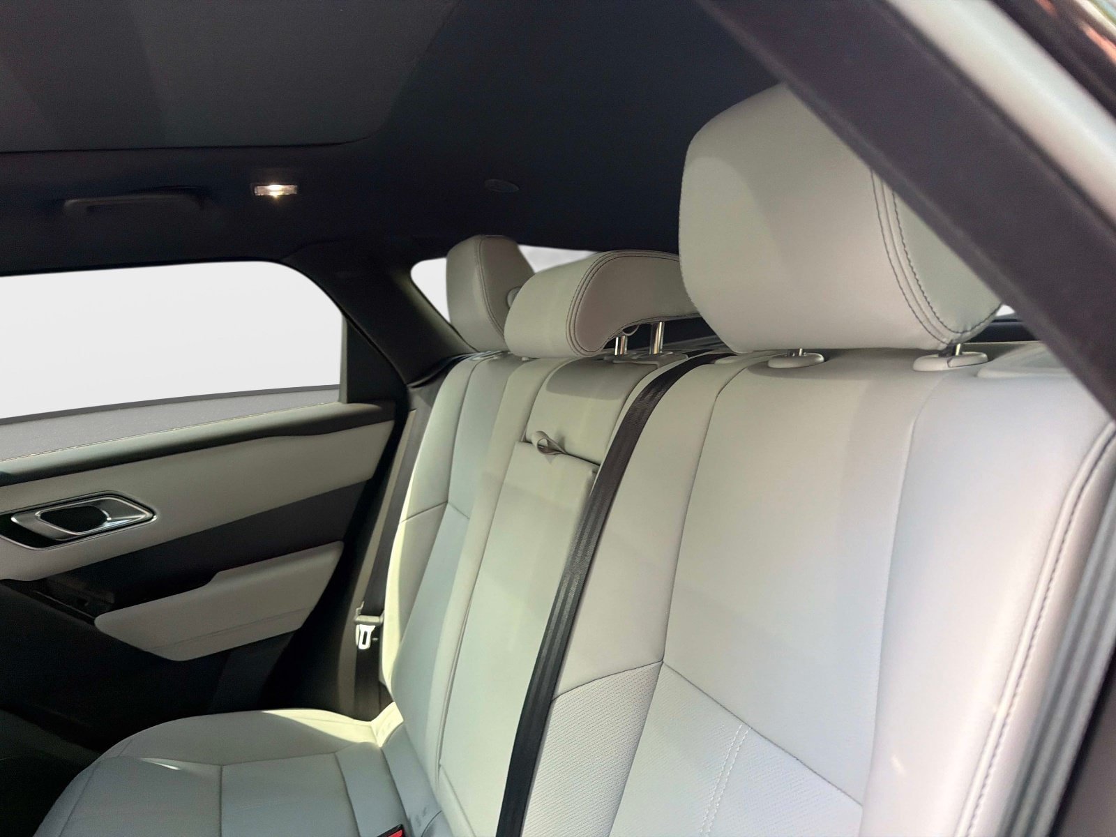 New 2026 Land Rover Range Rover Velar Belgravia AWD/4WD image 14