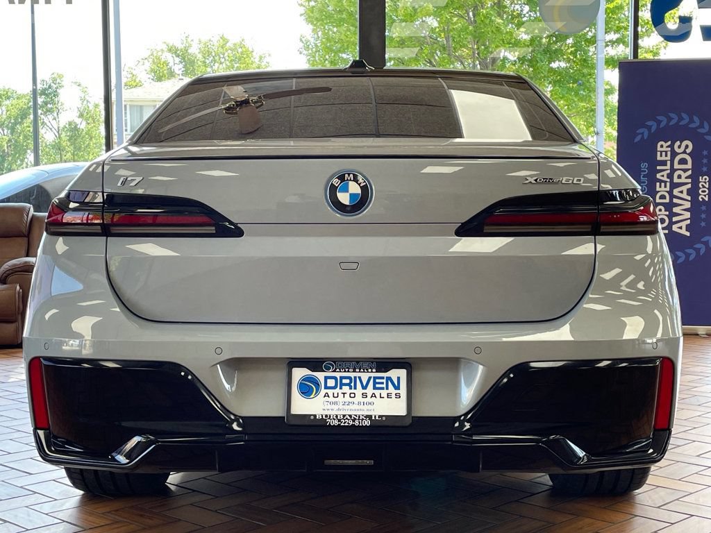 Used 2023 BMW i7 xDrive60 AWD/4WD image 9