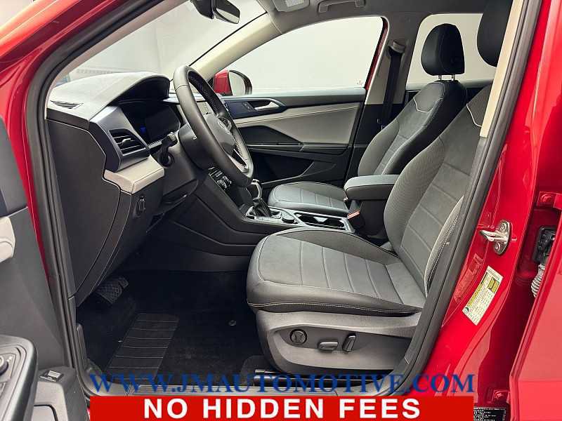 Used 2024 Volkswagen Taos SE w/ Black Wheel Plus Package image 12