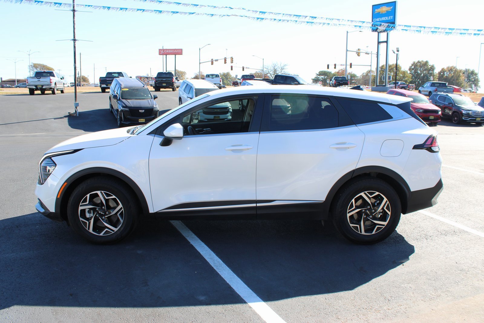 Used 2025 Kia Sportage LX image 5