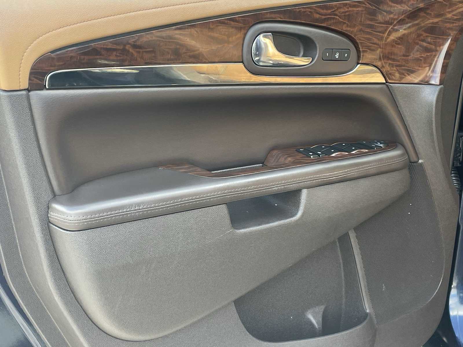 Used 2015 Buick Enclave Leather image 11