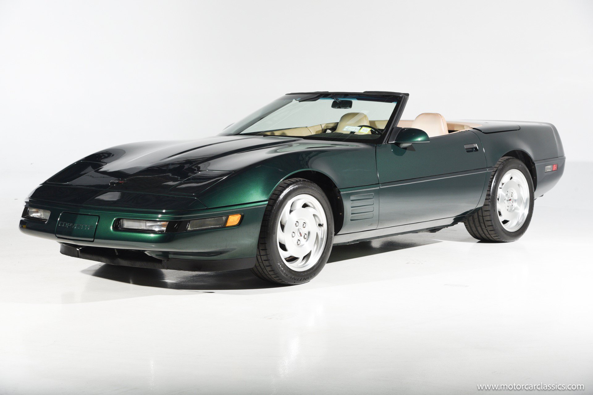 Used 1994 Chevrolet Corvette Coupe RWD image 4
