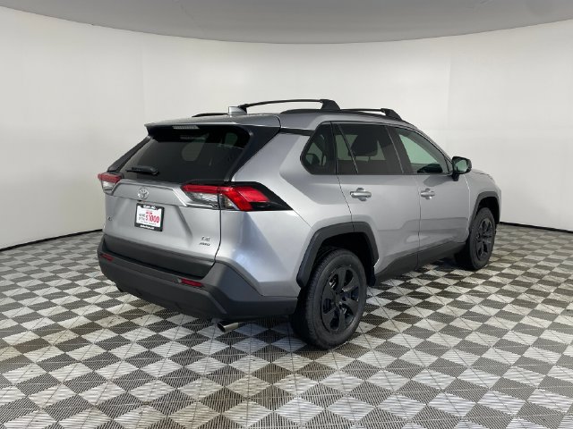 Used 2020 Toyota RAV4 LE AWD/4WD image 23