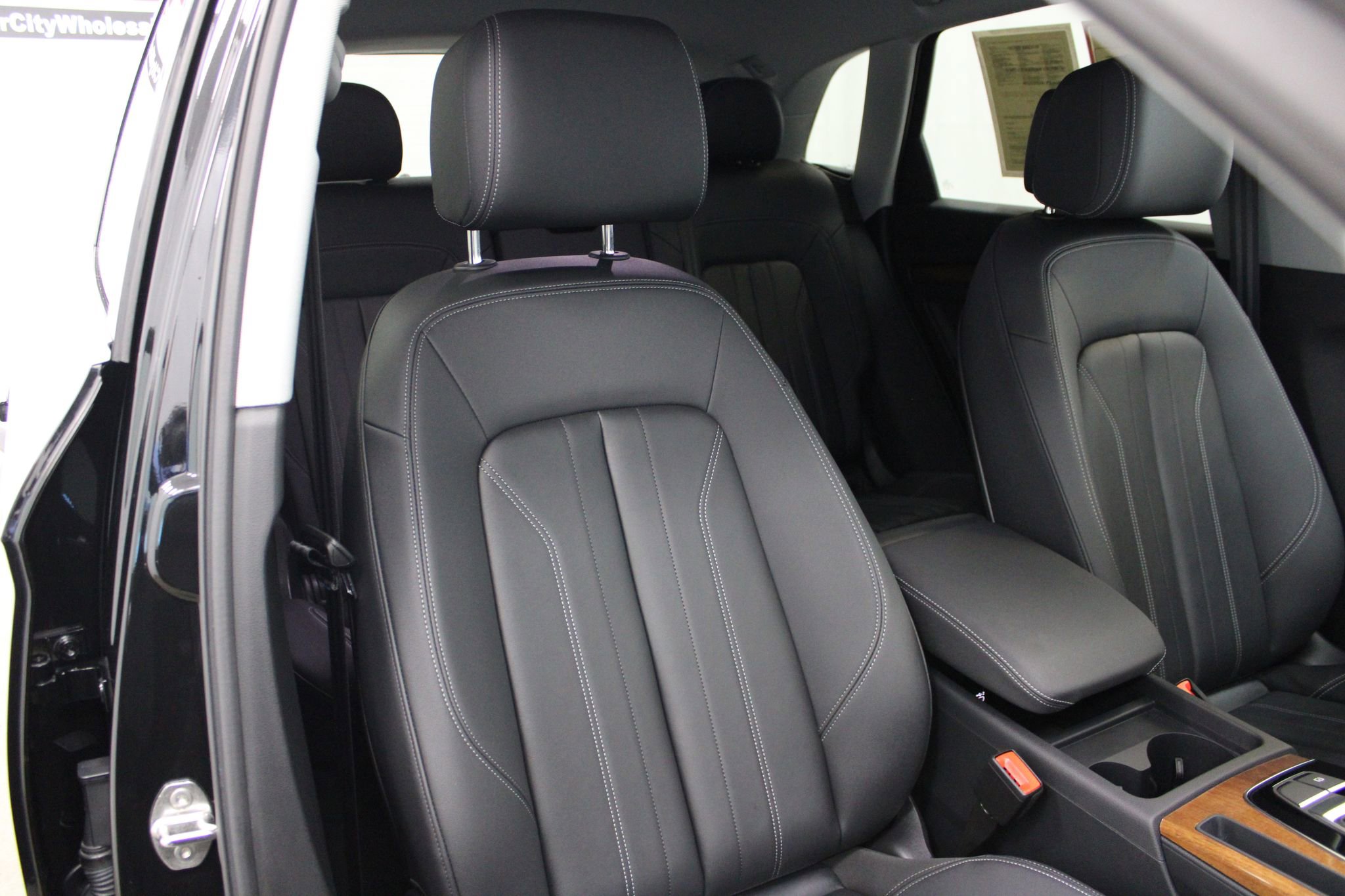 Used 2023 Audi Q5 2.0T Premium w/ Convenience Package image 31