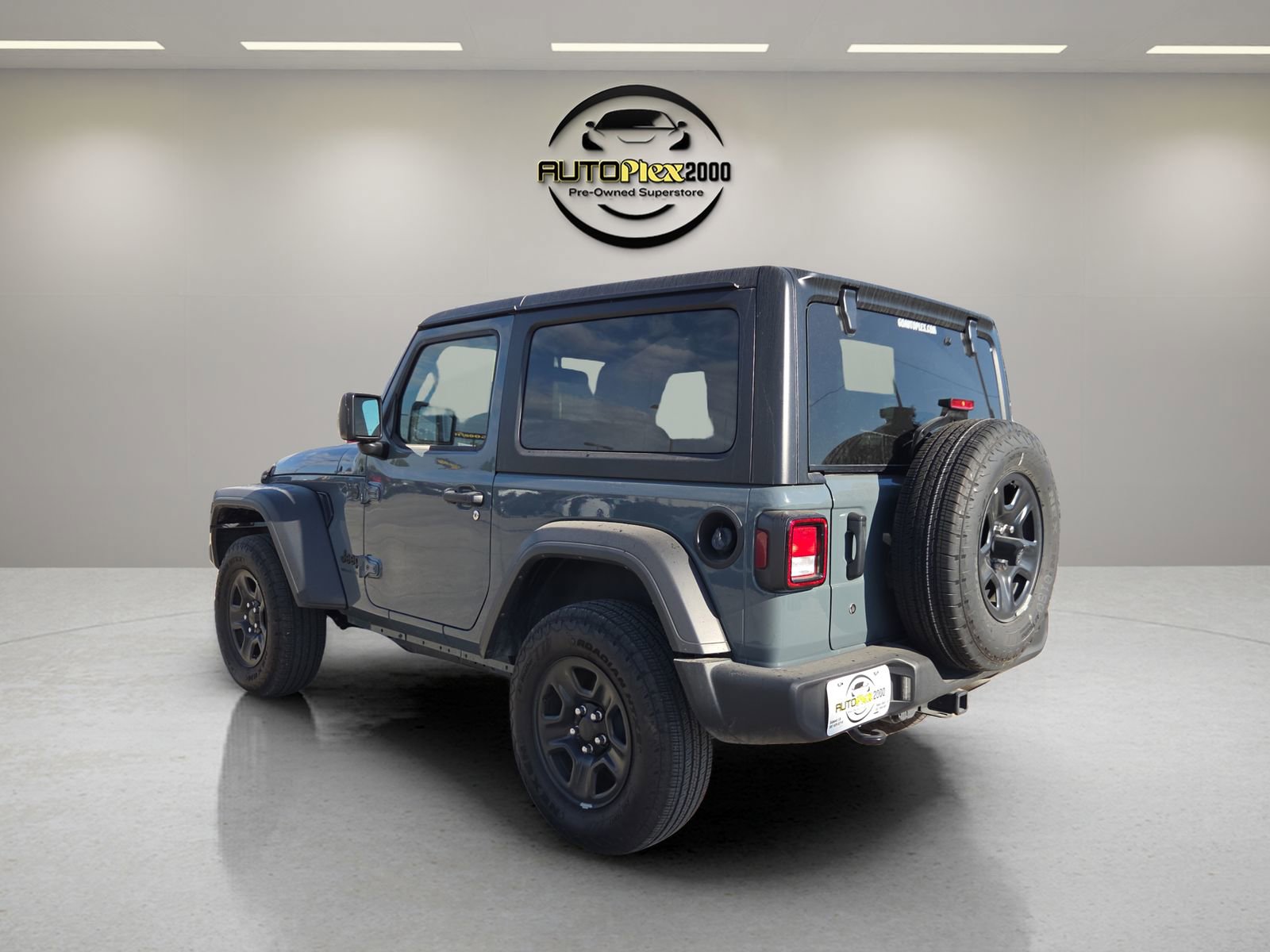 Used 2024 Jeep Wrangler Sport image 5