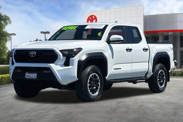 Certified 2025 Toyota Tacoma TRD Off-Road AWD/4WD image 10
