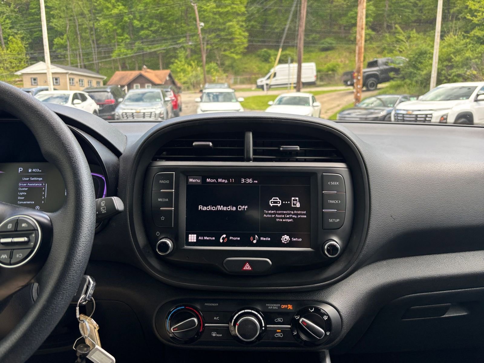 Used 2025 Kia Soul LX w/ LX Technology Package FWD image 20