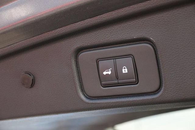 Certified 2025 Nissan Pathfinder SV w/ SV Premium Package FWD image 8