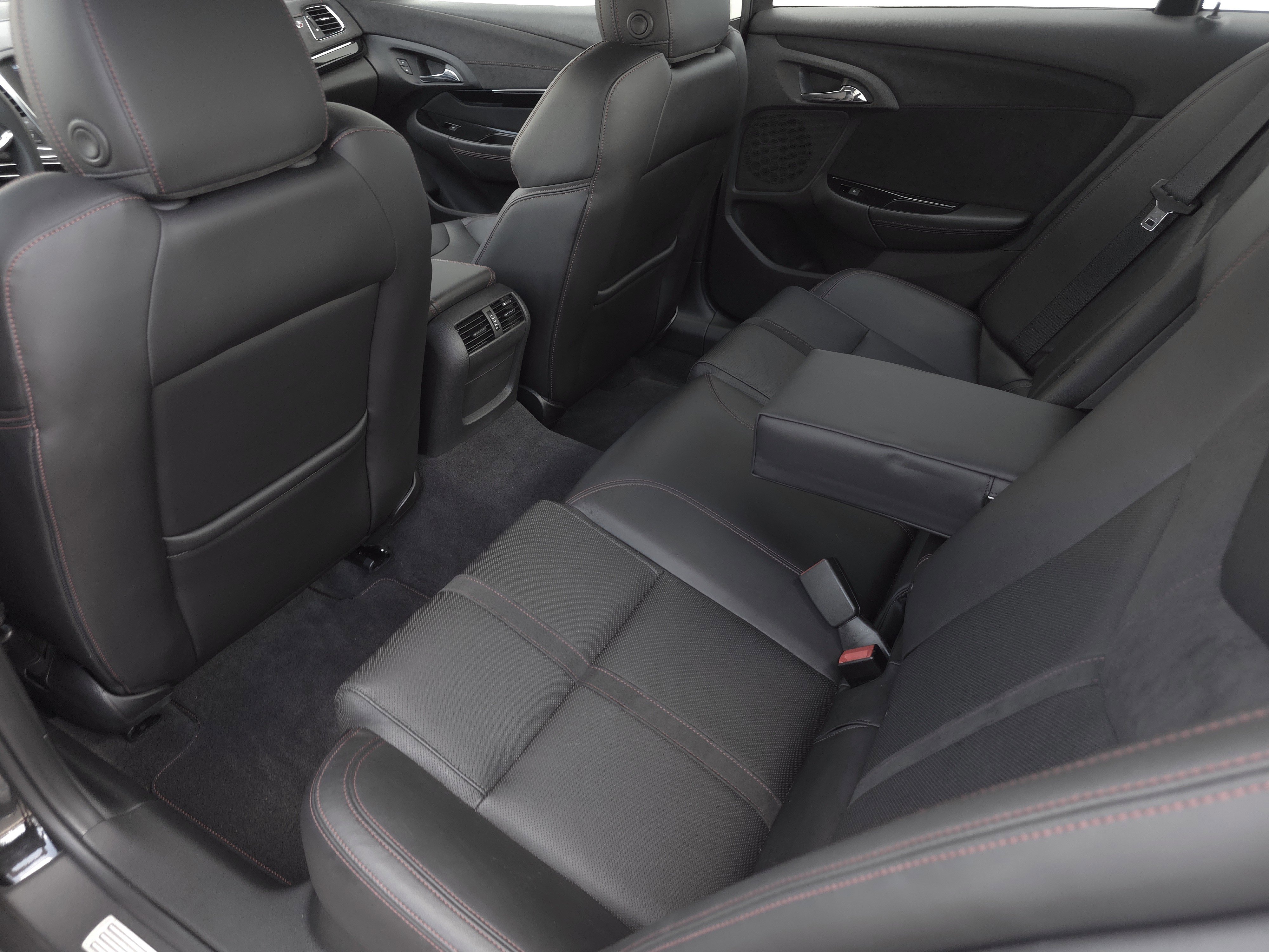 Used 2014 Chevrolet SS image 28