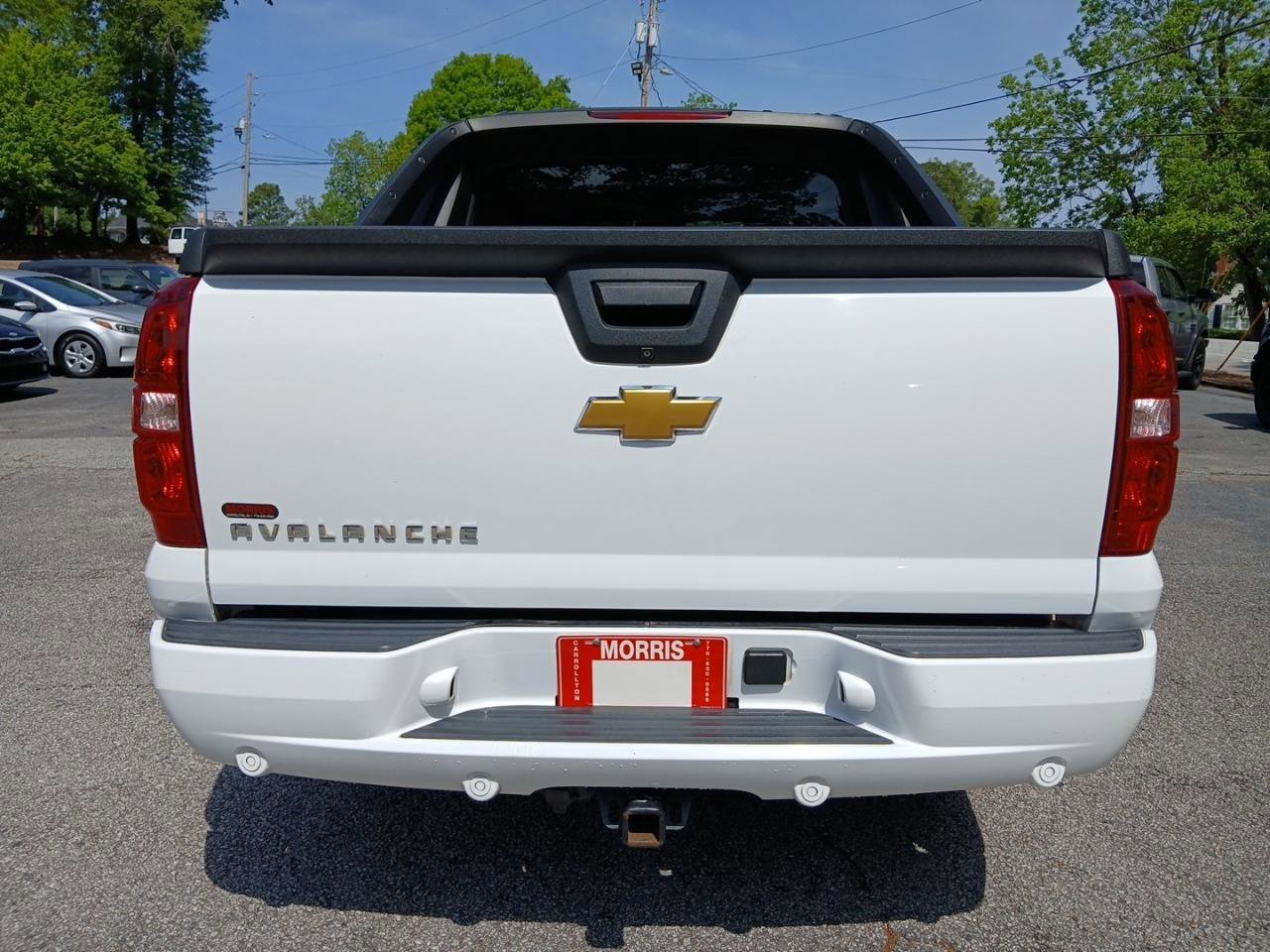 Used 2012 Chevrolet Avalanche LTZ RWD image 7