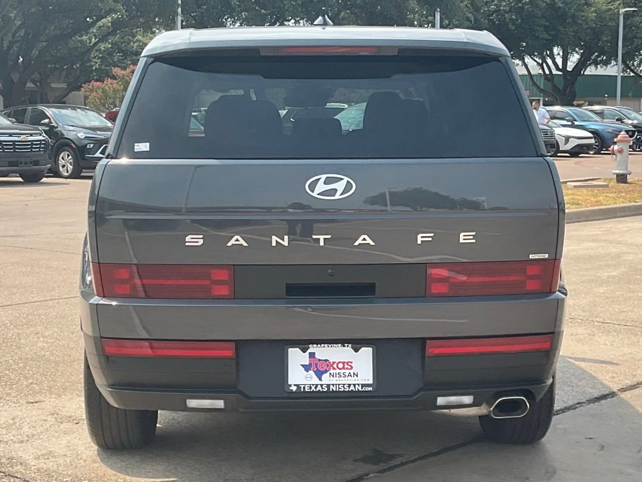 Used 2025 Hyundai Santa Fe SE AWD/4WD image 5