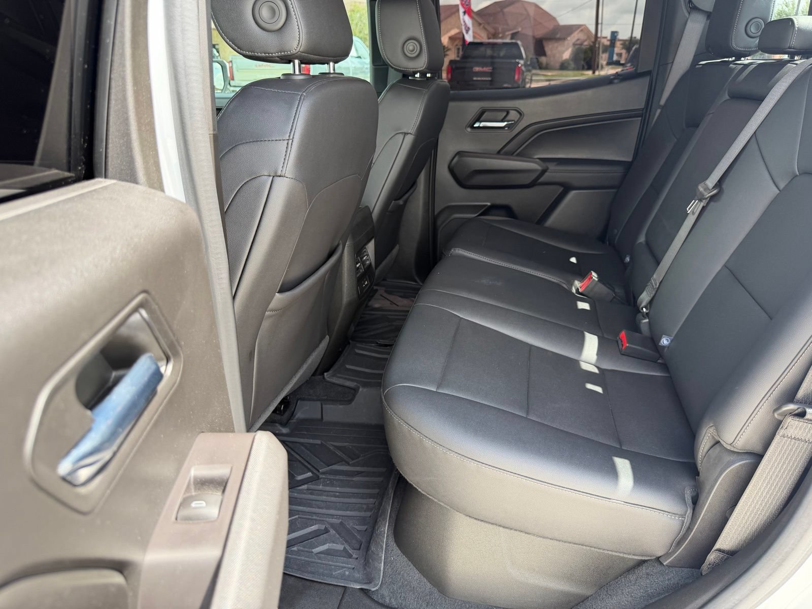 Used 2023 GMC Canyon Elevation w/ Elevation Premium Package RWD image 17