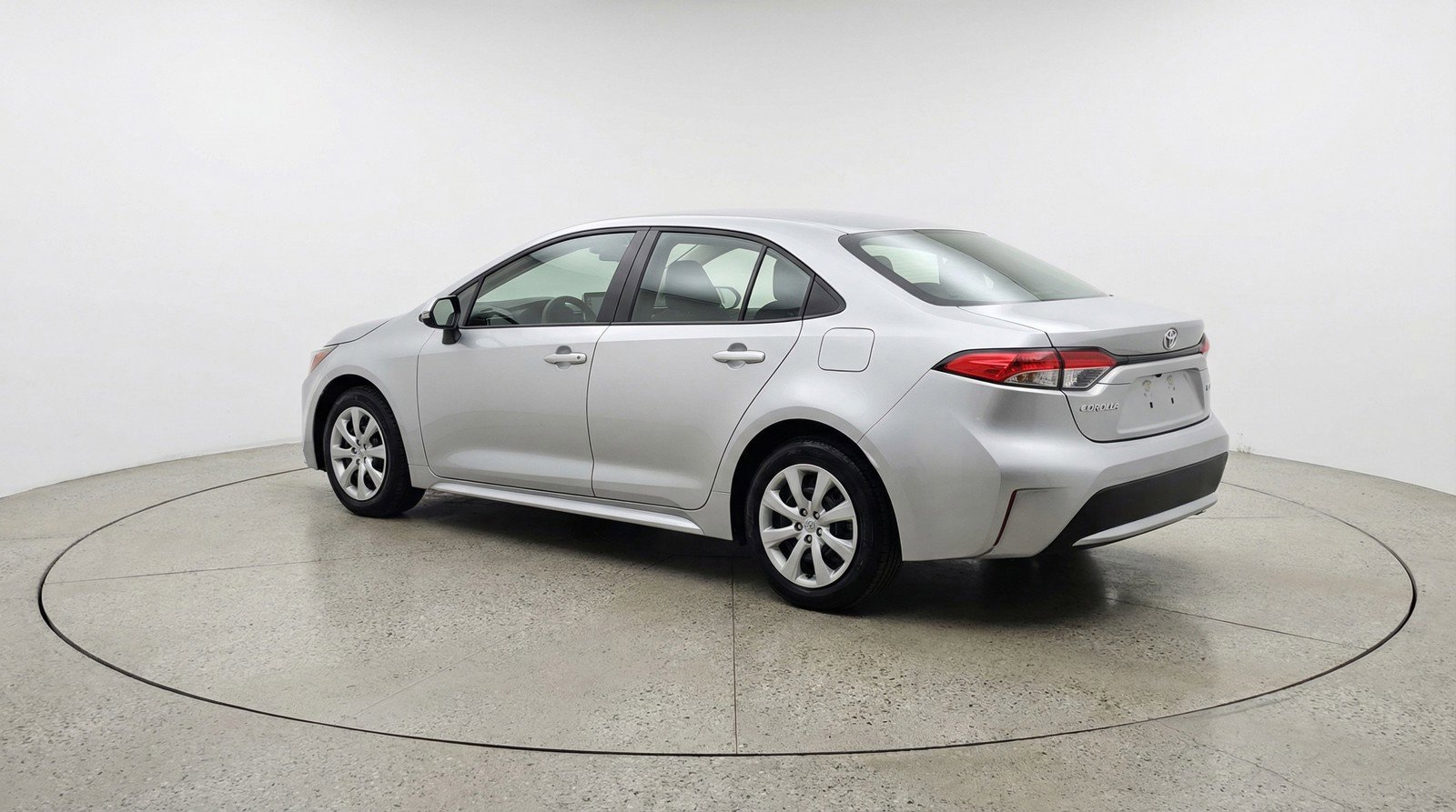 Used 2025 Toyota Corolla LE image 6