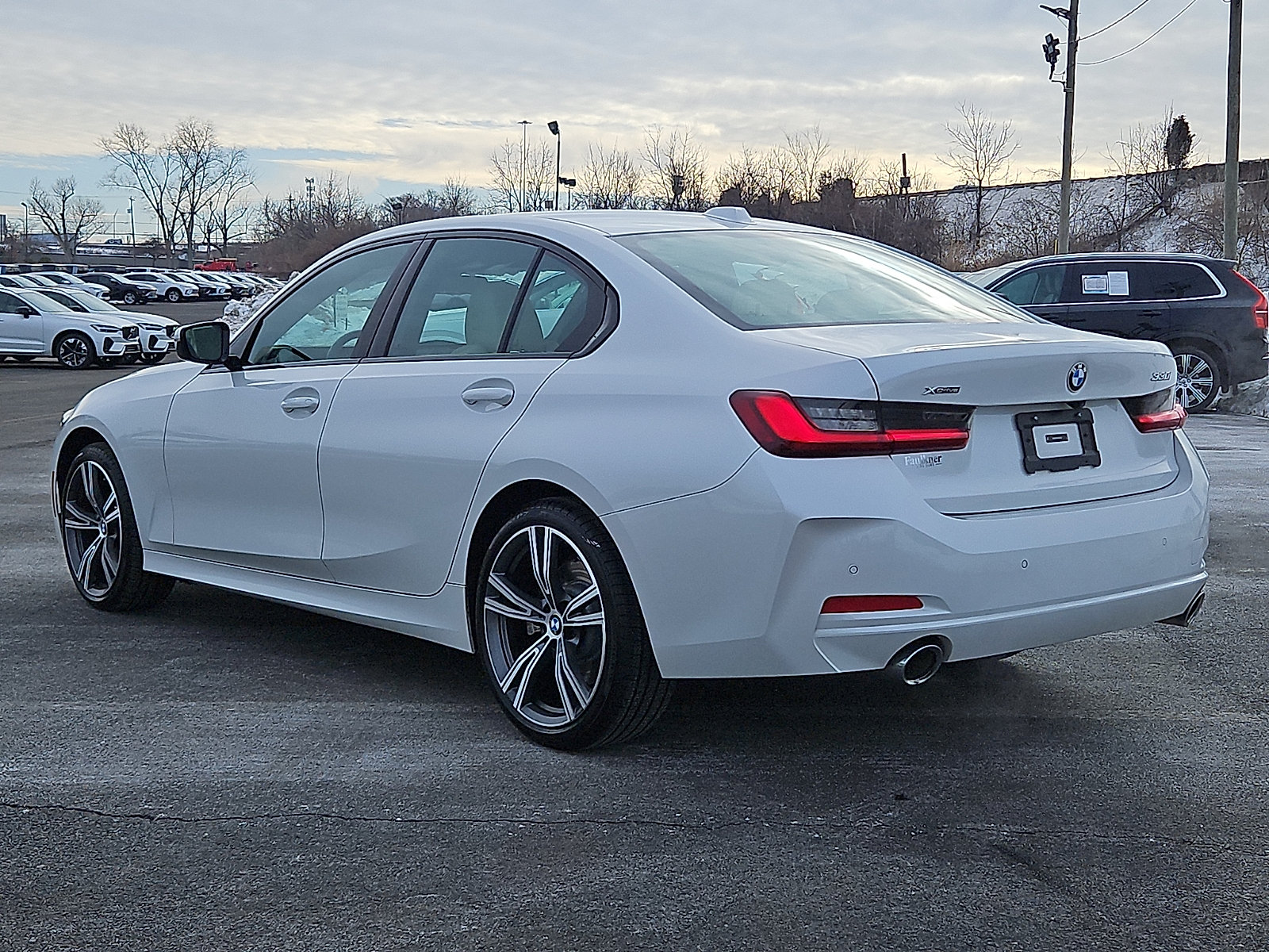 Used 2023 BMW 330i xDrive Sedan w/ Driving Assistance Package AWD/4WD image 4