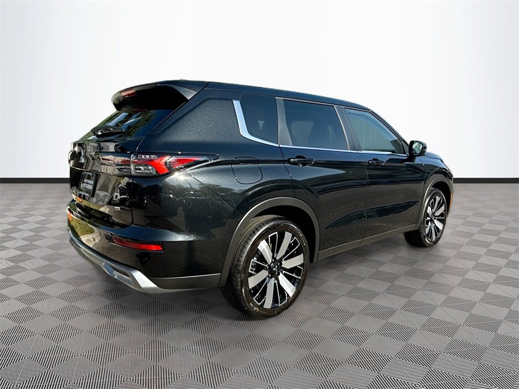 New 2025 Mitsubishi Outlander SE image 5