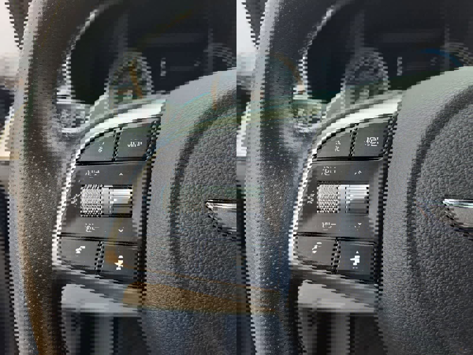 Used 2023 Genesis G70 3.3T RWD image 21