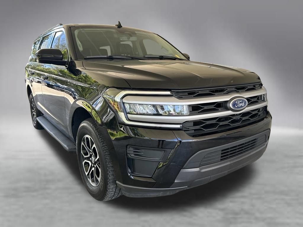 Used 2024 Ford Expedition XLT AWD/4WD image 2
