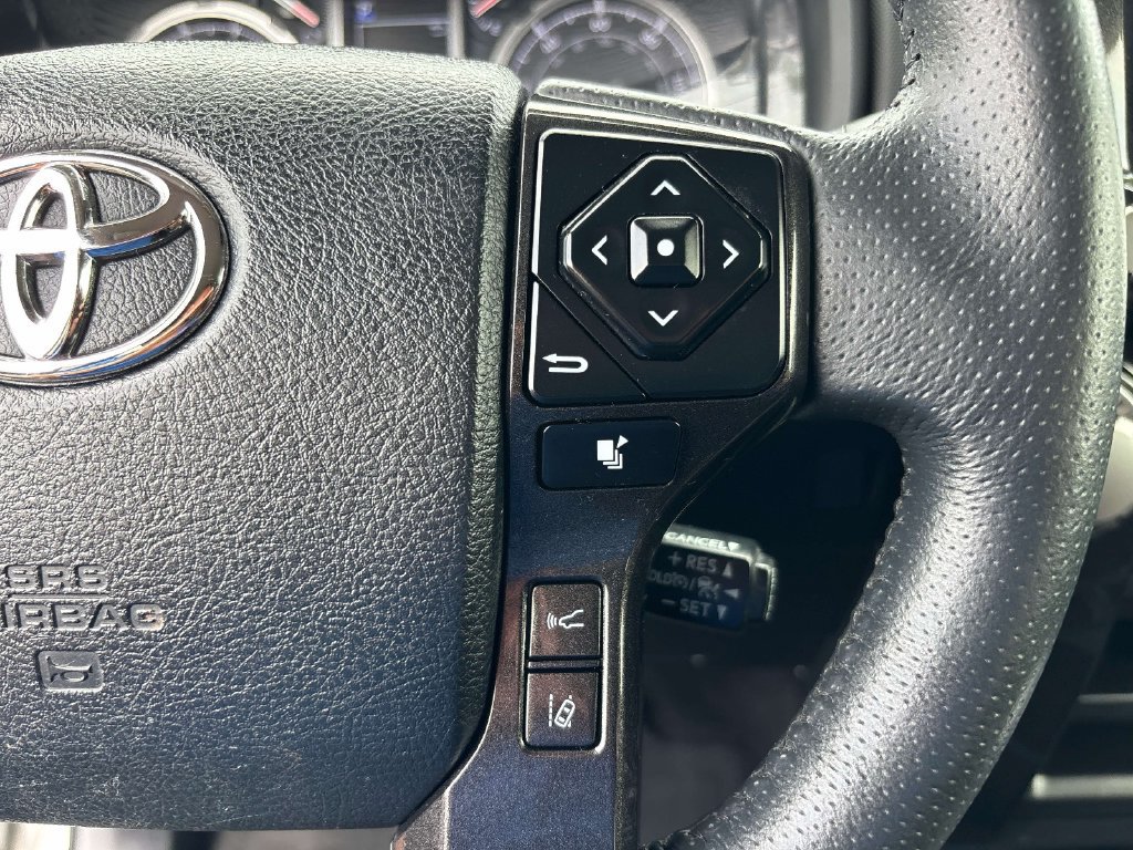 Used 2022 Toyota 4Runner TRD Off-Road AWD/4WD image 22