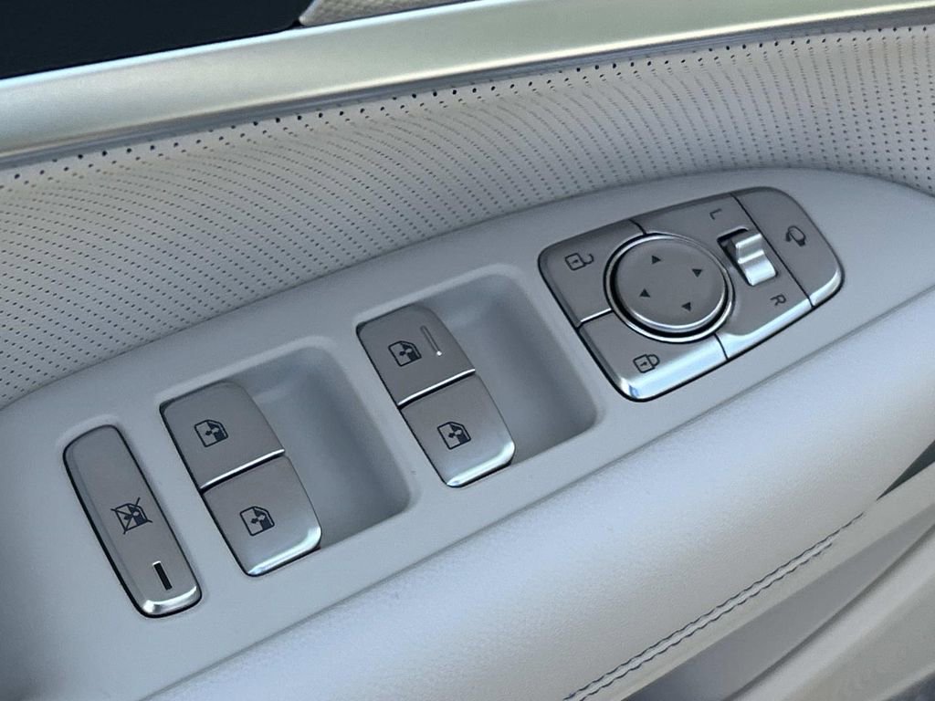 New 2026 Genesis G70 2.5T Prestige image 17