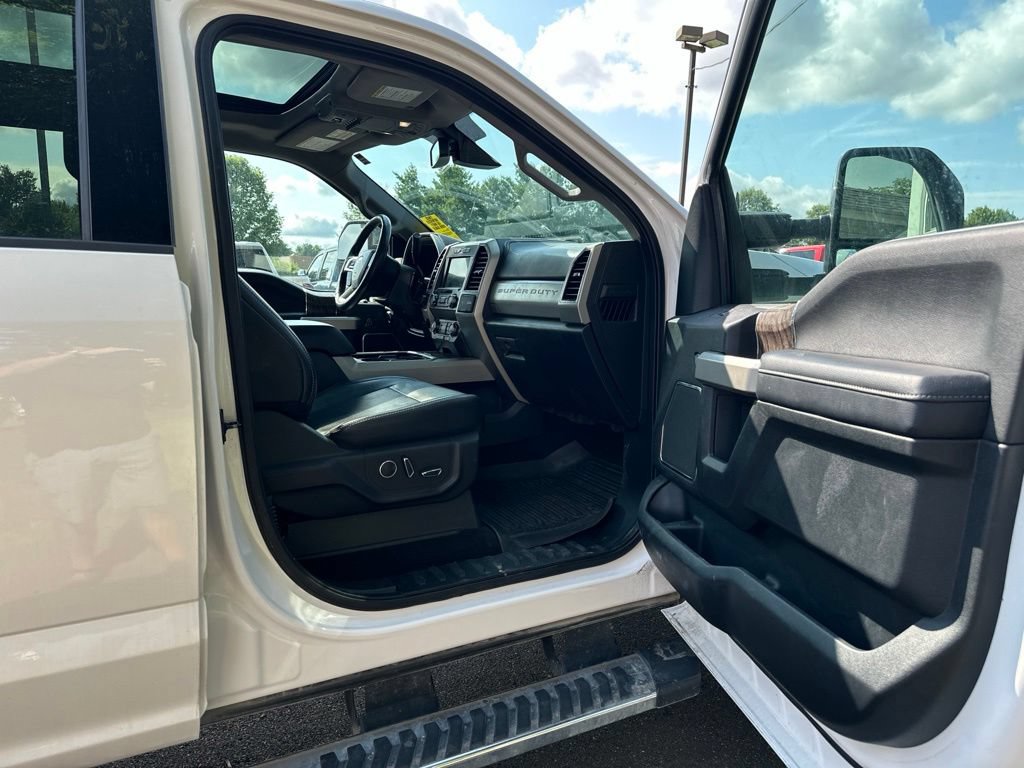 Used 2019 Ford F350 Lariat w/ Lariat Ultimate Package AWD/4WD image 35