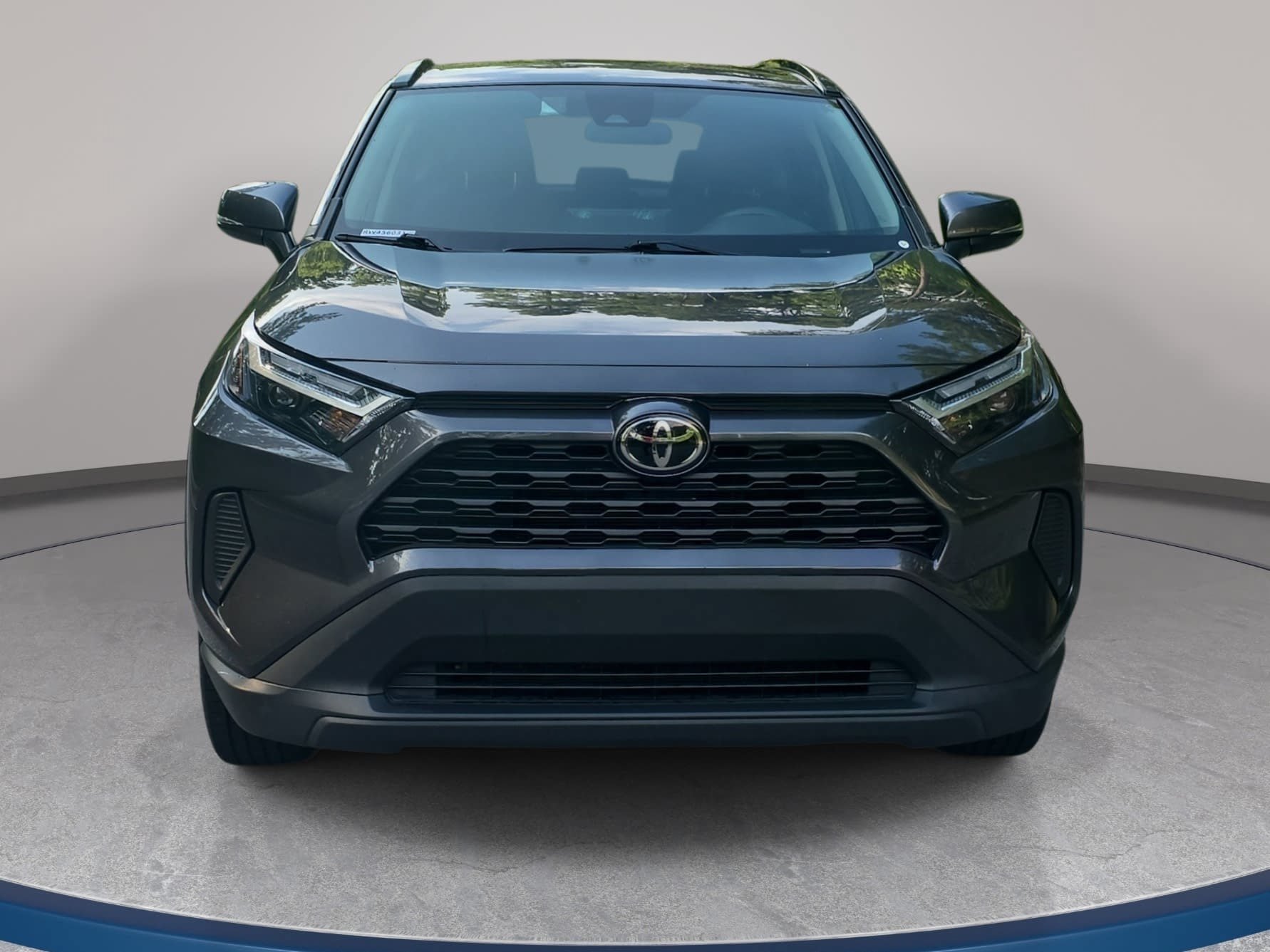 Used 2024 Toyota RAV4 XLE AWD/4WD image 2