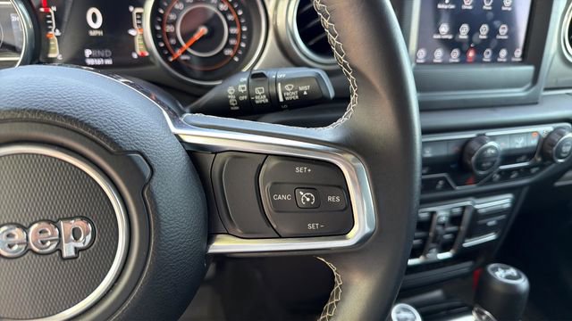 Used 2018 Jeep Wrangler Unlimited Sahara image 24