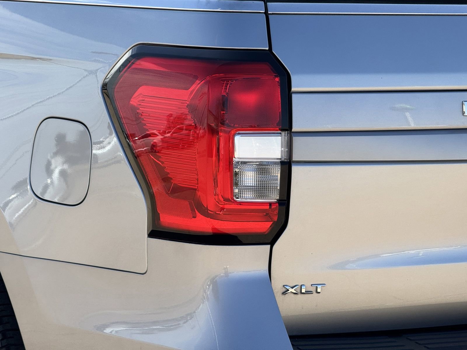 Used 2024 Ford Expedition XLT image 11