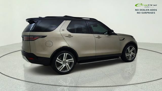 Used 2024 Land Rover Discovery Metropolitan Edition AWD/4WD image 8