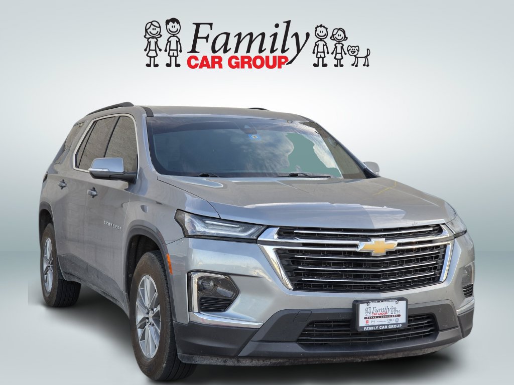 Used 2023 Chevrolet Traverse LT w/ LPO, Floor Liner Package FWD image 2