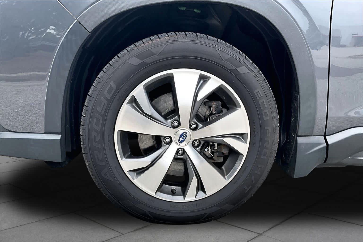 Used 2023 Subaru Ascent Premium w/ Convenience Package AWD/4WD image 11