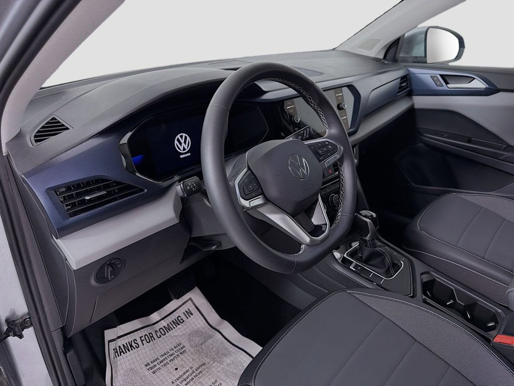 Used 2023 Volkswagen Taos SE w/ Panoramic Sunroof Package FWD image 9