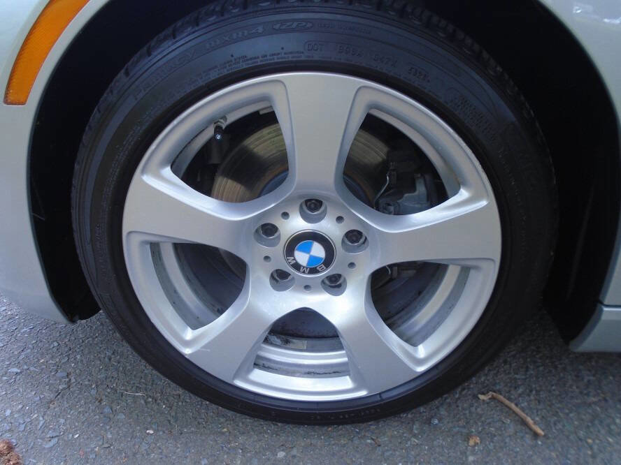 Used 2009 BMW 328i Convertible RWD image 22