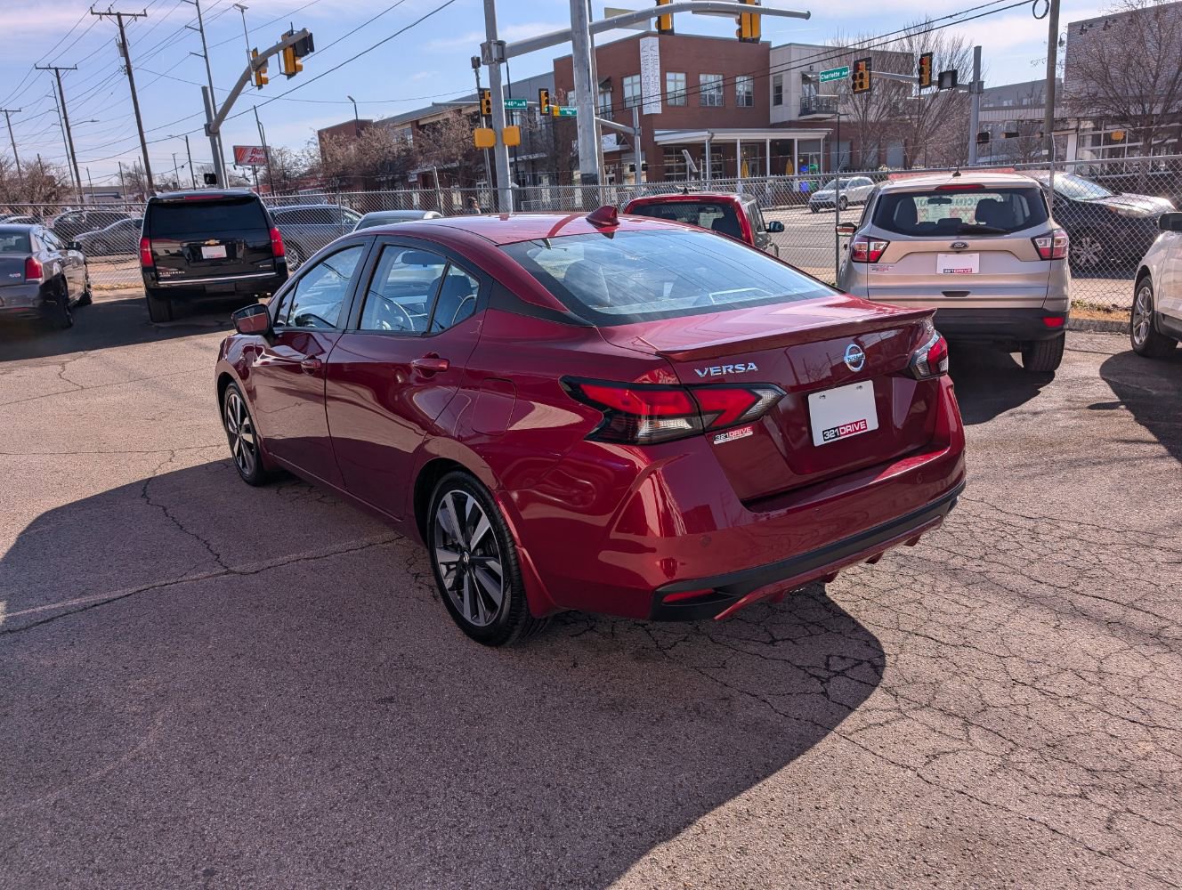 Used 2021 Nissan Versa SR FWD image 8