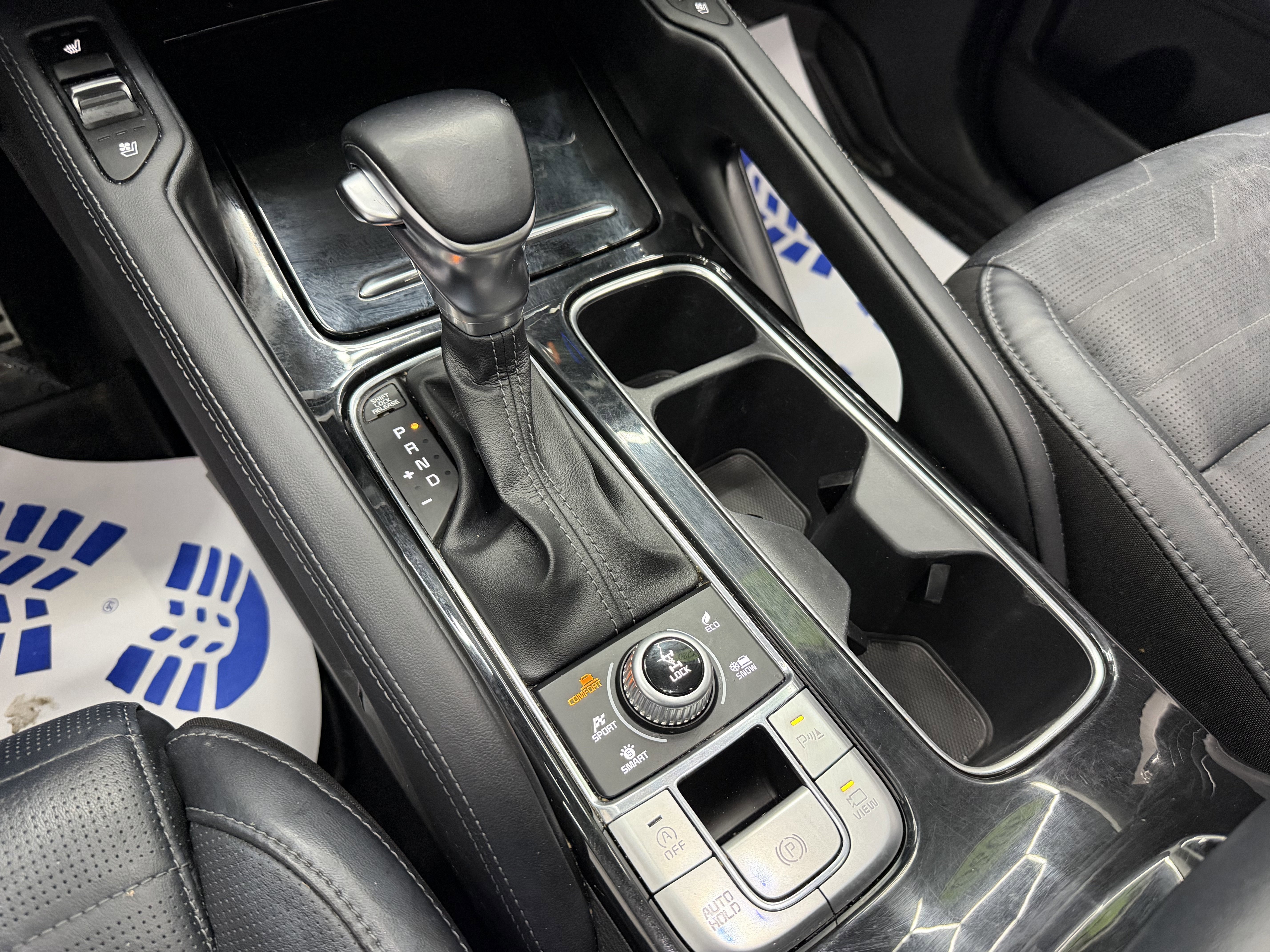 Used 2021 Kia Telluride SX w/ SX Prestige Package image 19