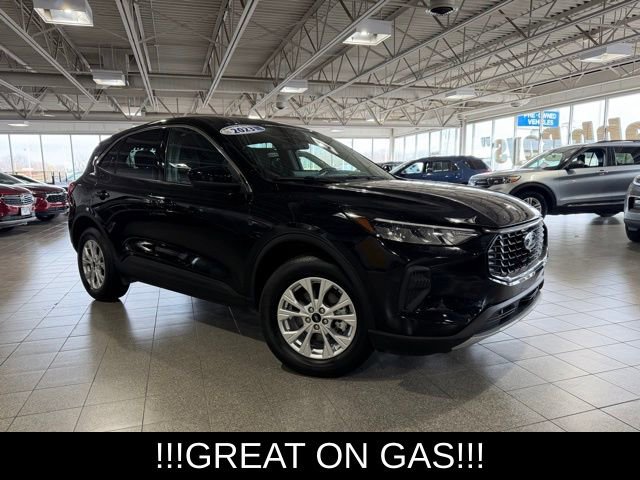 Used 2023 Ford Escape Active w/ Tech Pack #2 image 2