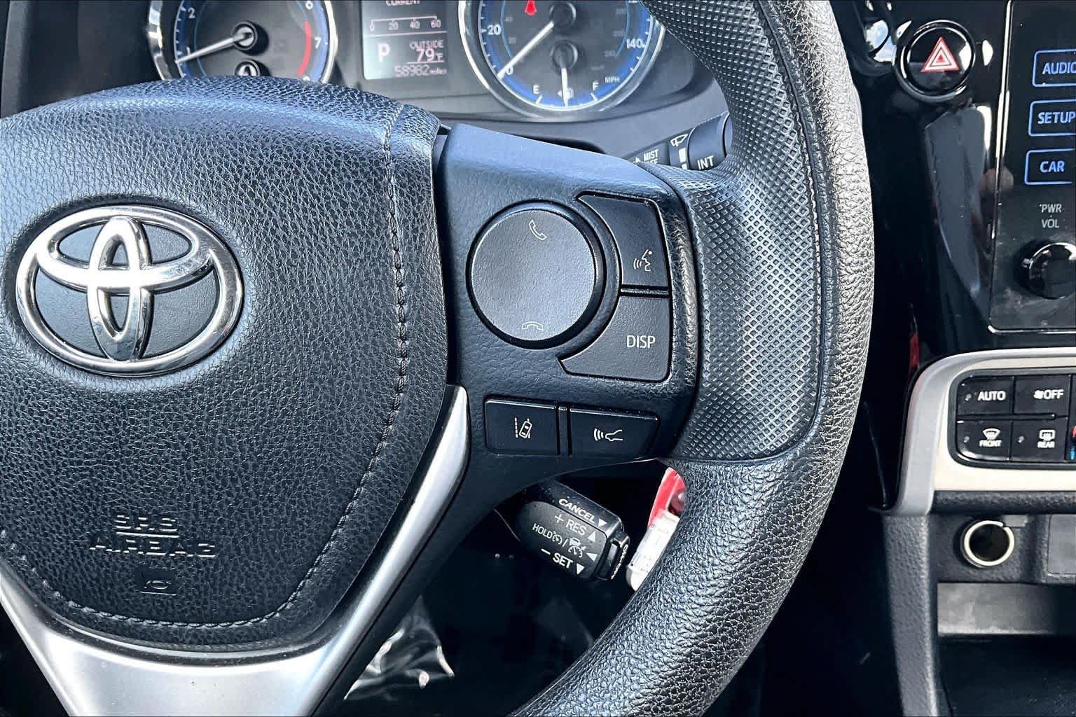 Used 2018 Toyota Corolla LE FWD image 24