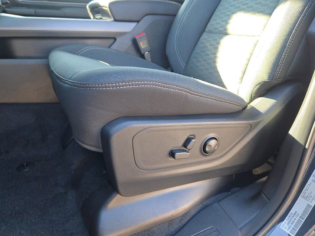 New 2026 RAM 1500 Big Horn AWD/4WD image 26