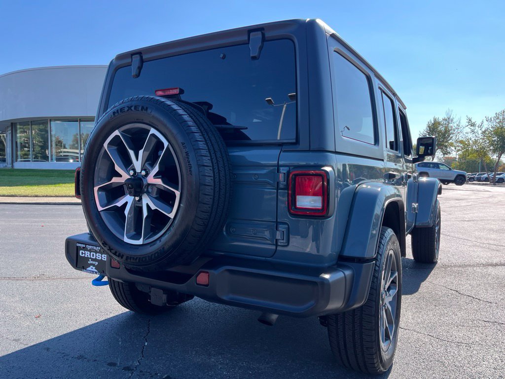 Used 2024 Jeep Wrangler Unlimited w/ Convenience Group AWD/4WD image 43